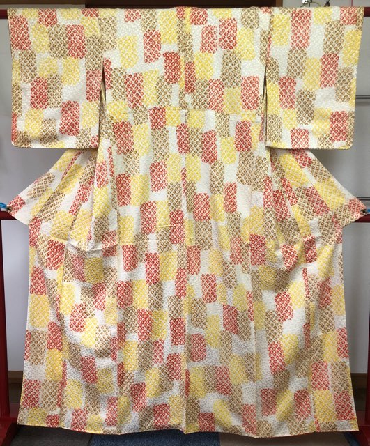 【新古品】赤黄茶市松模様絞り小紋|きものの美 ゆたかや