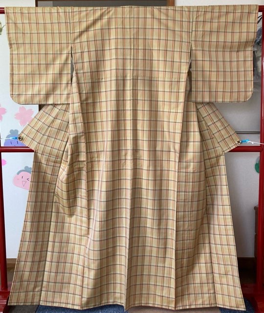 【中古品】ベージュ地格子柄紬アンサンブルセット｜きものの美　ゆたかや