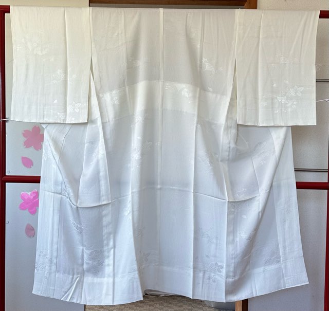 【中古品】縦波地紋吹き寄せ柄長襦袢　刺繍衿付｜きものの美　ゆたかや 10,032円