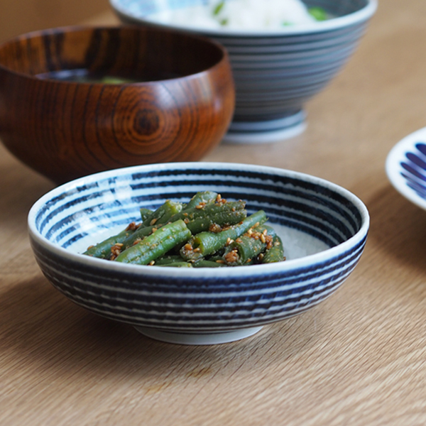 石井桃子 花唐草 七寸リム皿 2枚セット 深型皿 スープ皿 楽天市場】石井桃子 花唐草 7寸リム皿 /和食器 陶器 砥部焼 作家