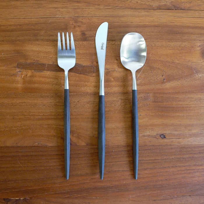 ［新品 未使用］Cutipol クチポール GOA  ディナー3点×2 プラウン Cutipol｜GOA ブラウン×ゴールド - &Eat. by SUU(アンドイート