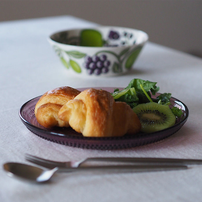 イッタラ　カステヘルミ　テーブルセット　ダークグレー　アクタスカタログ イッタラ（iittala） カステヘルミ プレート 17cm ダークグレー