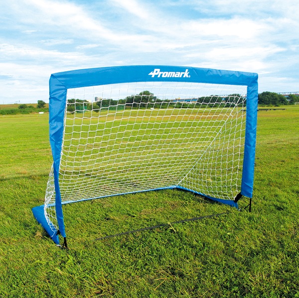楽天市場 あす楽 Promark プロマーク ミニサッカーゴール Sg 0013 ゴール サッカー ネット 子供 子供用 サッカーゴールネット 練習器具 折りたたみ ターゲット 屋外 フットサル 組み立て 簡単 サクライ貿易 楽天市場店