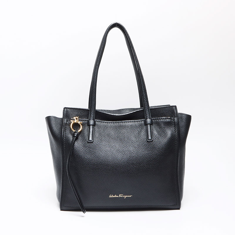 【極美品】フェラガモ エイミー トートバッグ ガンチーニ レザー 黒 肩掛け 美品☆人気】フェラガモ エイミー レザー ブラック トートバッグ