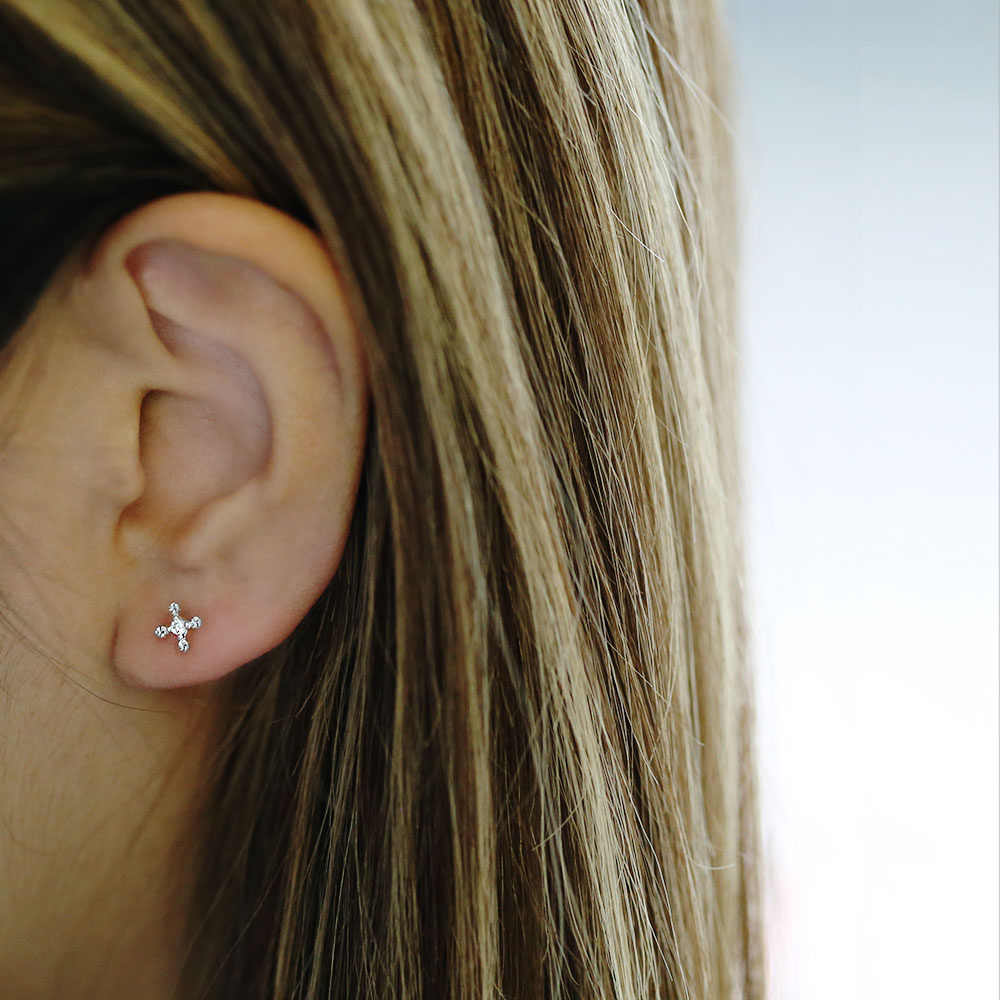 市場 ピアス レディースプラチナ ダイヤモンド プルメリア クロス 意味 マスク プレゼント 女性 クリスマス ホワイトデー ハワイアンジュエリー ブランド ハワジュ Hawaiian Jewelry Puaally プアアリ 手彫り 華奢 Fucoa Cl