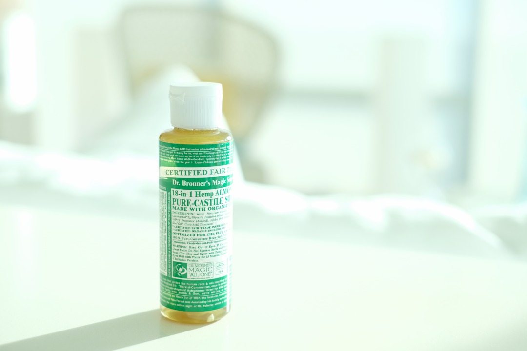 【DR.BRONNER’S】 PRE-CASTILE SOAP HEMP almond ドクターブロナー アーモンド 118ml 天然 100% オーガニック アメリカ ヘンプ プレゼント ギフト ボディソープ 身体 髪の毛 頭 掃除 クリーニング ペット 洗濯 マッサージ クレンジング