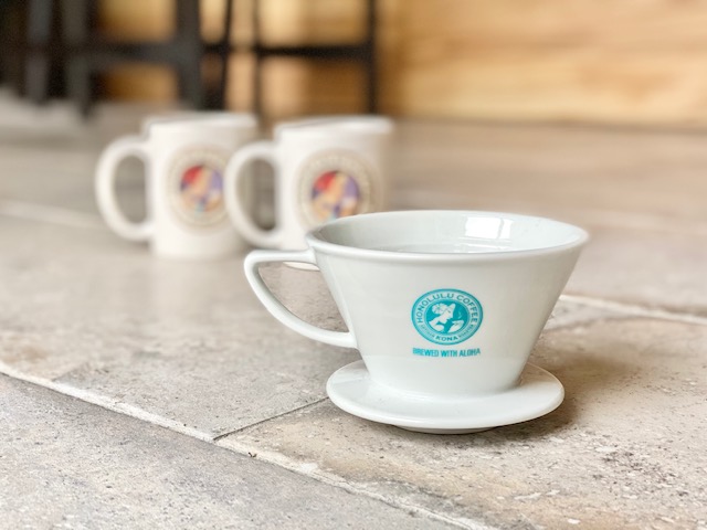 Honolulu Coffee ハワイ限定 希少 ホノルルコーヒー カリタ コラボ コーヒードリッパー 白 陶器製 ドリッパー Kalita ハンドドリップ コーヒー用品 ロゴ ハワイ Hawaii 陶器 ハイビスカス コナコーヒー ハワイ島 ハワイ買い付け 海外雑貨 プレゼント ギフト ホノルル