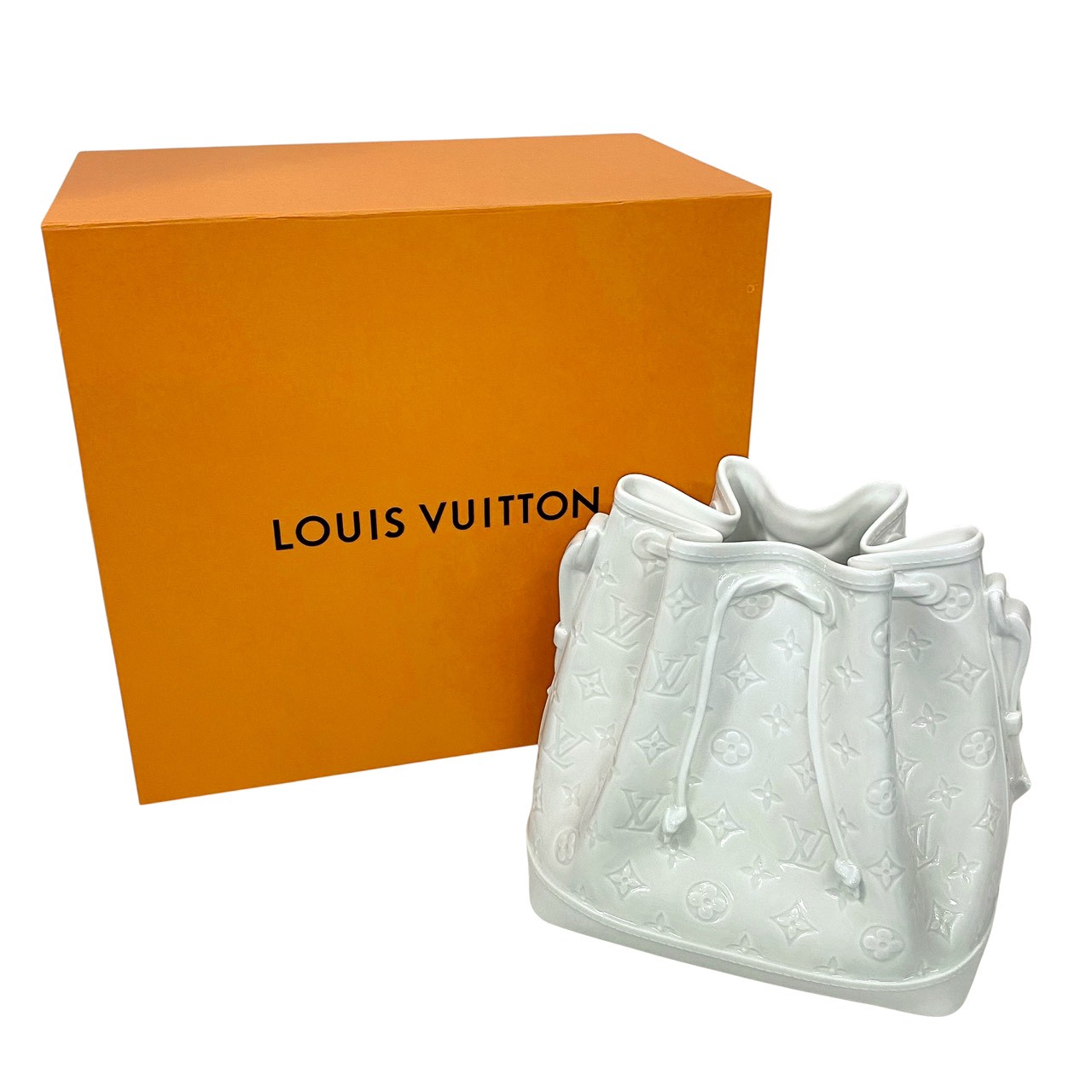 【中古】LOUIS VUITTON ルイ ヴィトン ヴェース ポーセリン モノグラム パターン エンボス加工 GI0597 花瓶 ノエ BB バッグモチーフ ホワイト 白|Lapucelle ChouChou