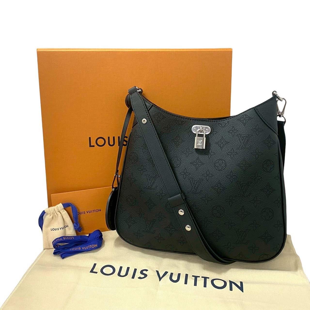 【中古】LOUIS VUITTON ルイ ヴィトン 櫂 アラウンド MM モノグラム マヒナ M14618 ショルダーバッグ 黒いこと 黒