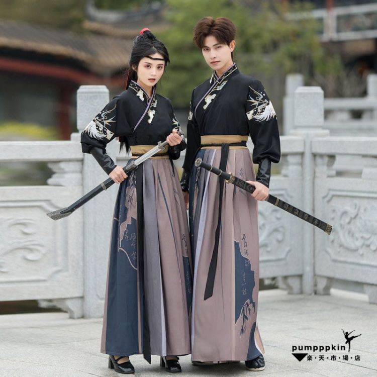 ペアルック 漢服 恋人 中華服 大人 黒系 舞台ステージ衣装 レディース メンズ 華流 コスプレ衣装 コスチューム 変装 チャイナ服 ユニセックス 中華ドレス 上下2点セットアップ 長袖 鶴 刺繍 交差襟 トップス 巻きスカート イベント 学園祭 文化祭 中国侠客 時代劇 武術 S~4XL