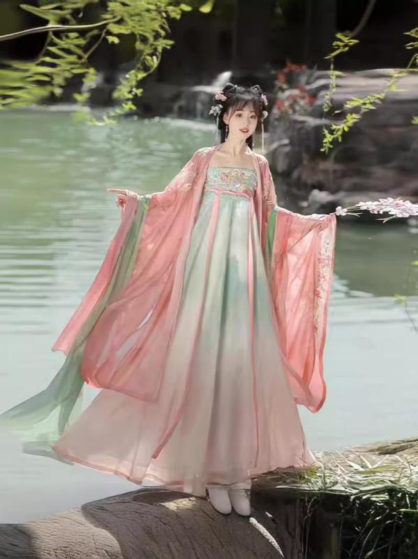 漢服 レディース 春夏 普段使い 豪華 刺繍 唐風 齊胸 スカート ?子 上衣 セット 破袖 大袖 4点 グリーン ピンク ブルー ポリエステル 素材 紐 デザイン ゆったり シルエット|pure bliss