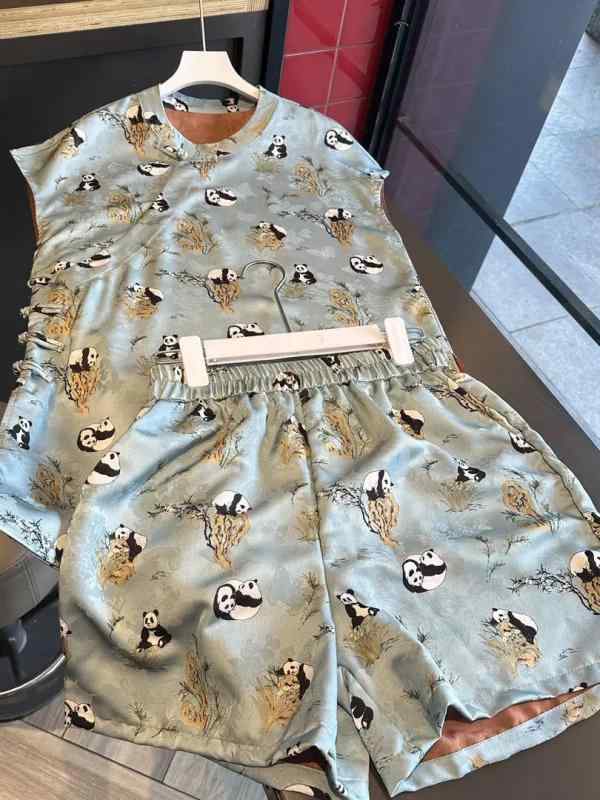 Tシャツ ショートパンツ 2点セット レディース 半袖 パンダ柄 かわいい 動物プリント 3D立体 中国風 モダン サマー カジュアル レトロ ヴィンテージ サテン 素材 青 黄 普段使い 夏服 4,453円