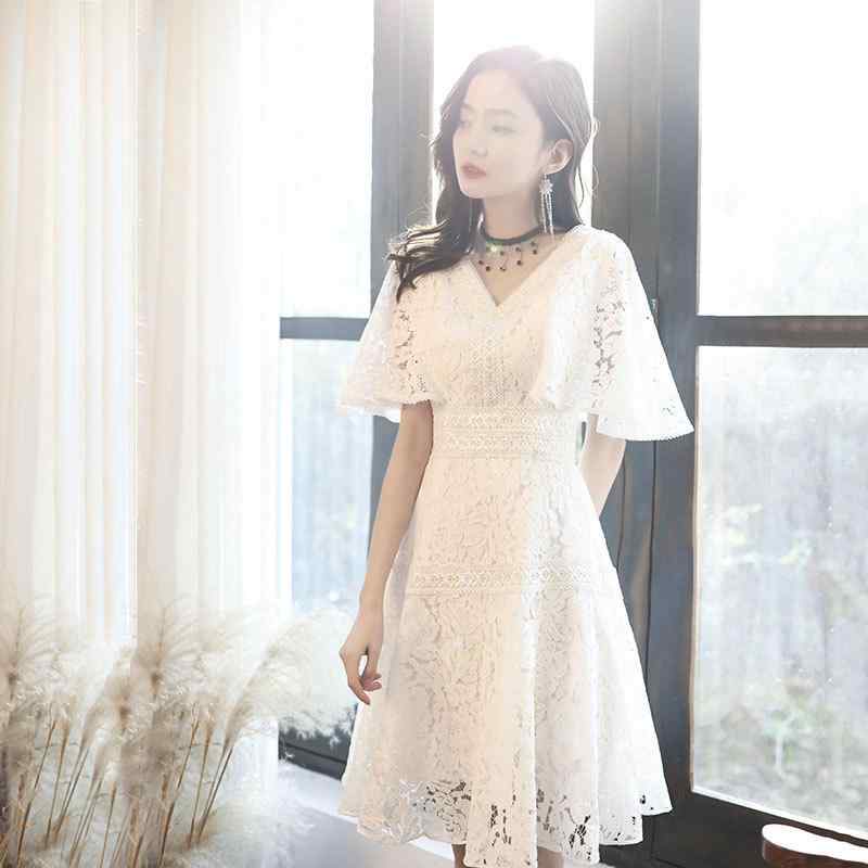 パーティードレス レディース 白 Vネック レース Aラインシルエット ミドルウエスト ウエストシェイプ 卒業パーティー 冬 高級感 おしゃれ かわいい エレガント｜pure bliss