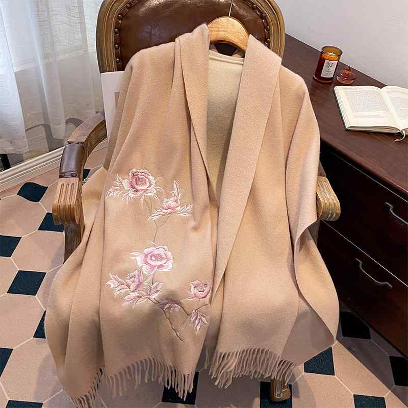 袈裟 えり巻き 肩かけ 絨毛 名取り草刺しゅう タッセル 大判 朦々たる 生あたたかい ロング 冬 飛び切り感 窈窕たる ミニマル 心地好い 普段使い走り 通い 分かりやすい