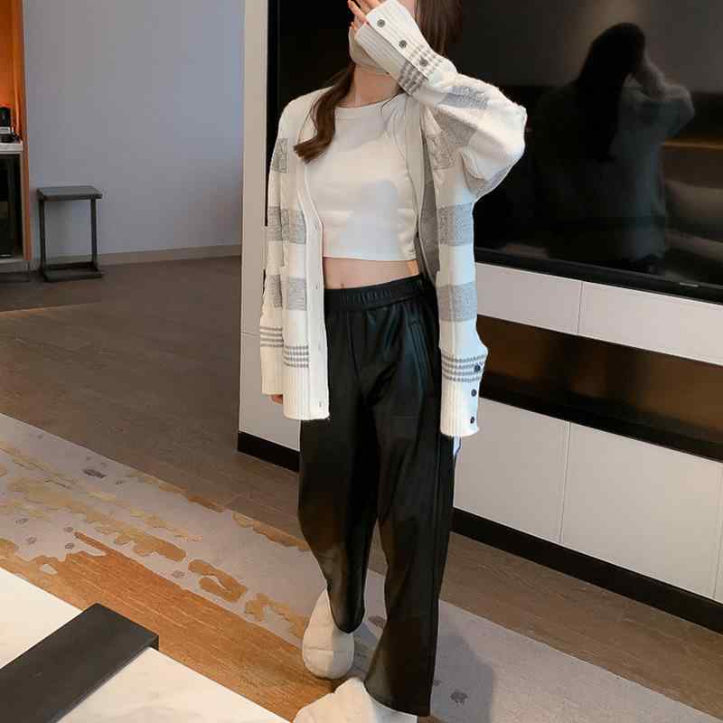 なめし革ズボン下 レディース 内廷 ワイドレッグ 引っ切り無い 9分丈 黒 冬 朦朦たる 裏起毛 通い 心地好い 猥りがわしい か細い ドレープ 伸ばすこと 立体柄 刺しゅう 天然ゴム酉の方角 天鵞絨