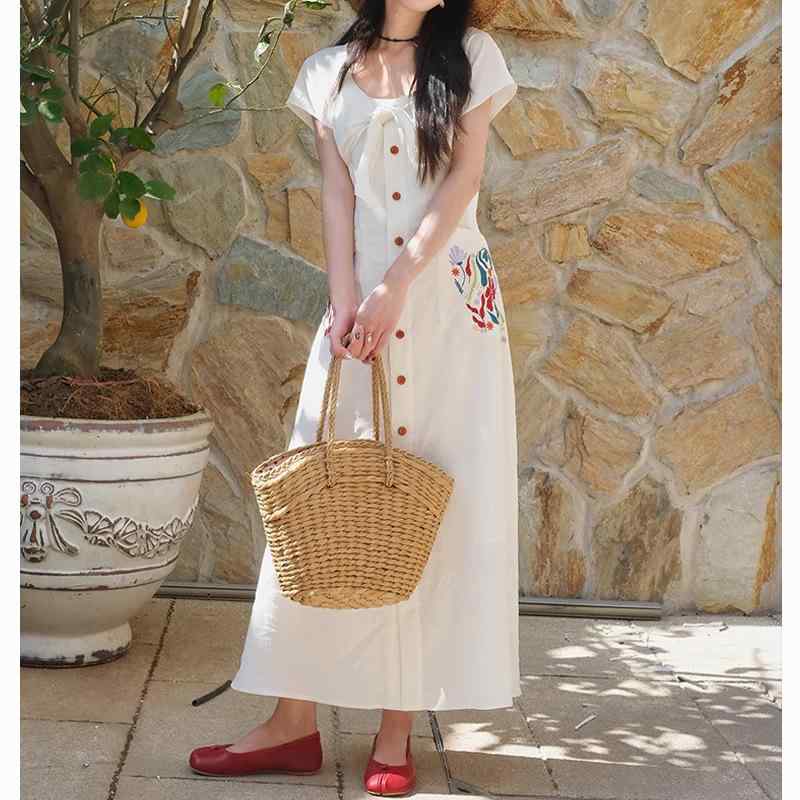衣装 レディース 春夏 半袖 ミモレ丈 A字 うつり変わり 刺しゅう スピード競技 レトロ フレンチ フレンチ捩り ラウンドのど首 白いこと 今めかしい