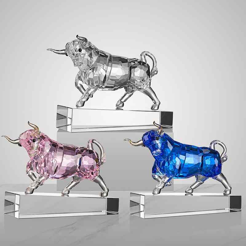 置物 招き牛 クリスタル 工芸品 風水 開運 商売繁盛 幸運 ラッキーアイテム インテリア 玄関 リビング オフィス オブジェ 現代風 おしゃれ シンプル|pure bliss