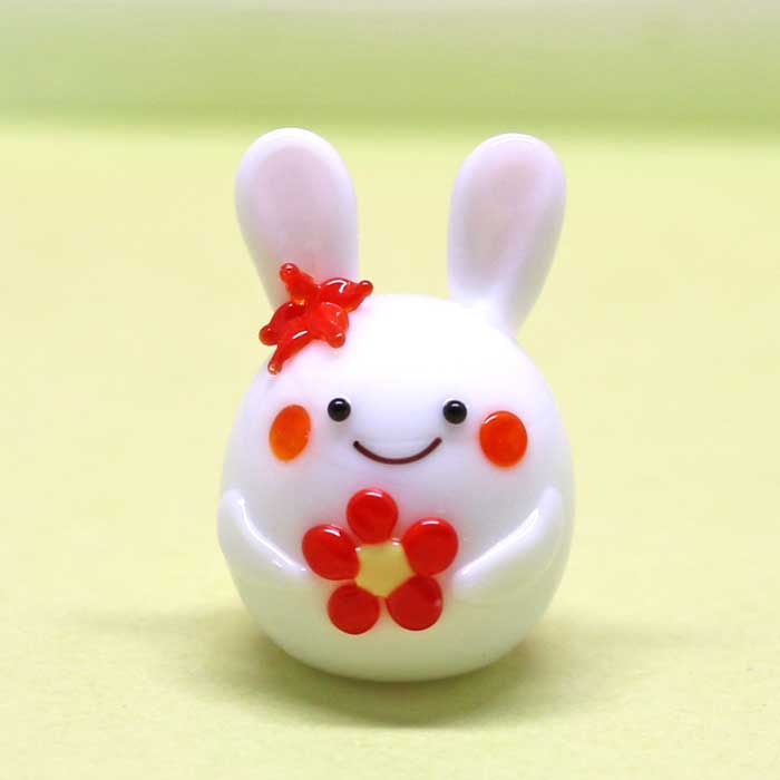 うさぎのボンちゃん　ガラス細工　ミニチュア ガラス細工 ウサギと3色団子 ミニチュア 雑貨 置物 小物 兎
