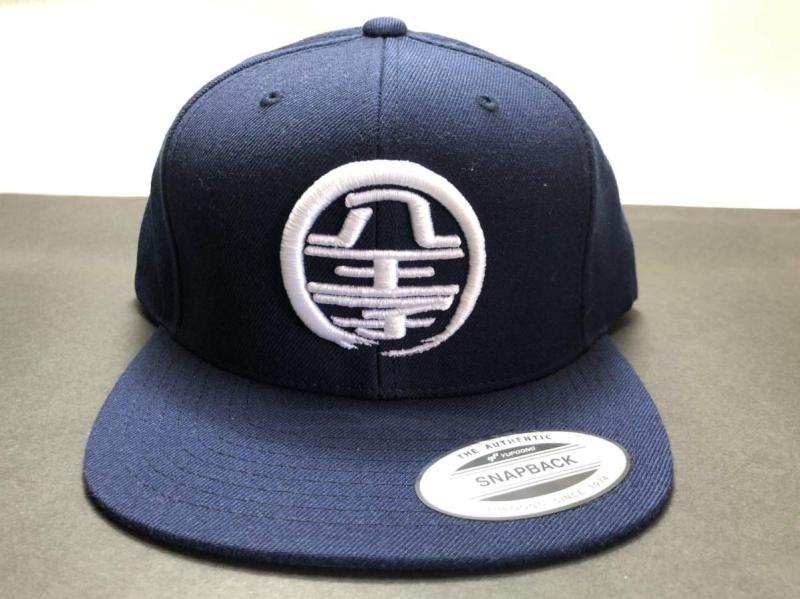 ド*ン様 八王子リフォーム　キャップ　ジップアップパーカー　ステッカー　ハチオウ 八王子 SHORT BRIM CAP（BLACK） | F//H STORE by ハチオウジ工務店