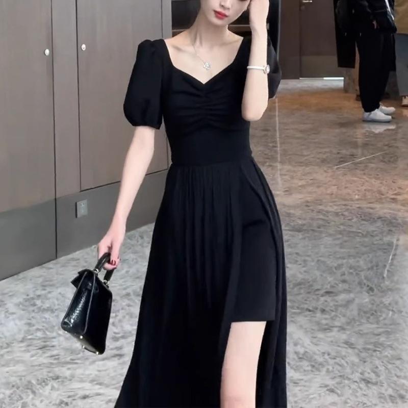 ワンピース レディース 黒 小黒裙 ヘプバーン風 スリット ミモレ丈 Aライン ロング 半袖 春夏 シック 優雅 エレガント 細見え 美脚 美シルエット 普段使い デート 旅行 涼しい|GRATIQUE MIEI