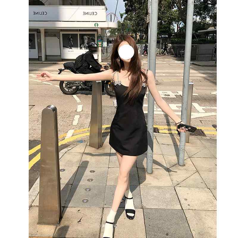 ワンピース レディース キャミソールワンピース ショート ミニ 膝上 タイト スリム フィット セクシー ラインストーン 蝶結び リボン 細見え 美脚効果 美シルエット 上品 エレガント パーティー フェミニン お呼ばれ ドレス 二次会 ブラック 黒｜GRATIQUE MIEI