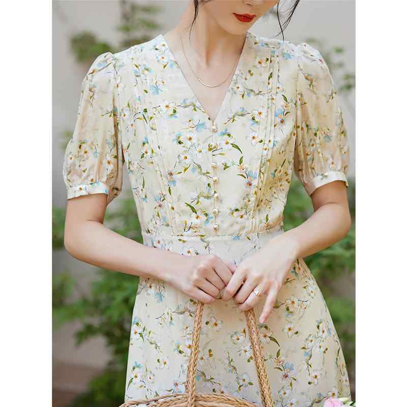 ワンピース レディース シルク 桑蚕? 真? 絹 100% 半袖 ロング マキシ丈 膝下 Vネック 小花柄 フレンチスリーブ ハイウエスト 切り替え Aライン 上品 エレガント レトロ フェミニン リゾート 旅行 普段使い 休日｜GRATIQUE MIEI