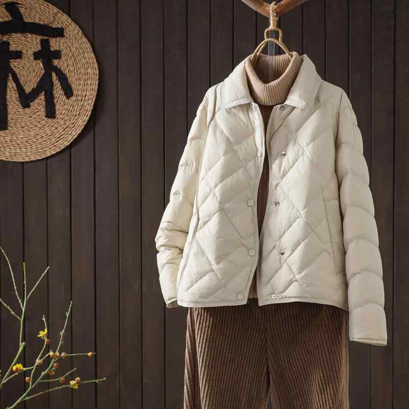 羽?服 レディース 短款 ダウンジャケット アウター ショート丈 白ダックダウン 軽量 防寒 暖かい 防風 ノーカラー ジャケット 上着 羽織り オフィスカジュアル デイリー 普段使い 通勤 通学 エレガント フェミニン 上品 冬 秋冬|GRATIQUE MIEI