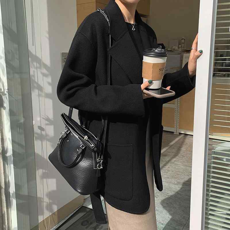 コート レディース ショート丈 ウール リバー仕立て 秋 冬 アウター 高級感 羊毛 通勤 通学 カジュアル おしゃれ 暖かい 無地｜GRATIQUE MIEI