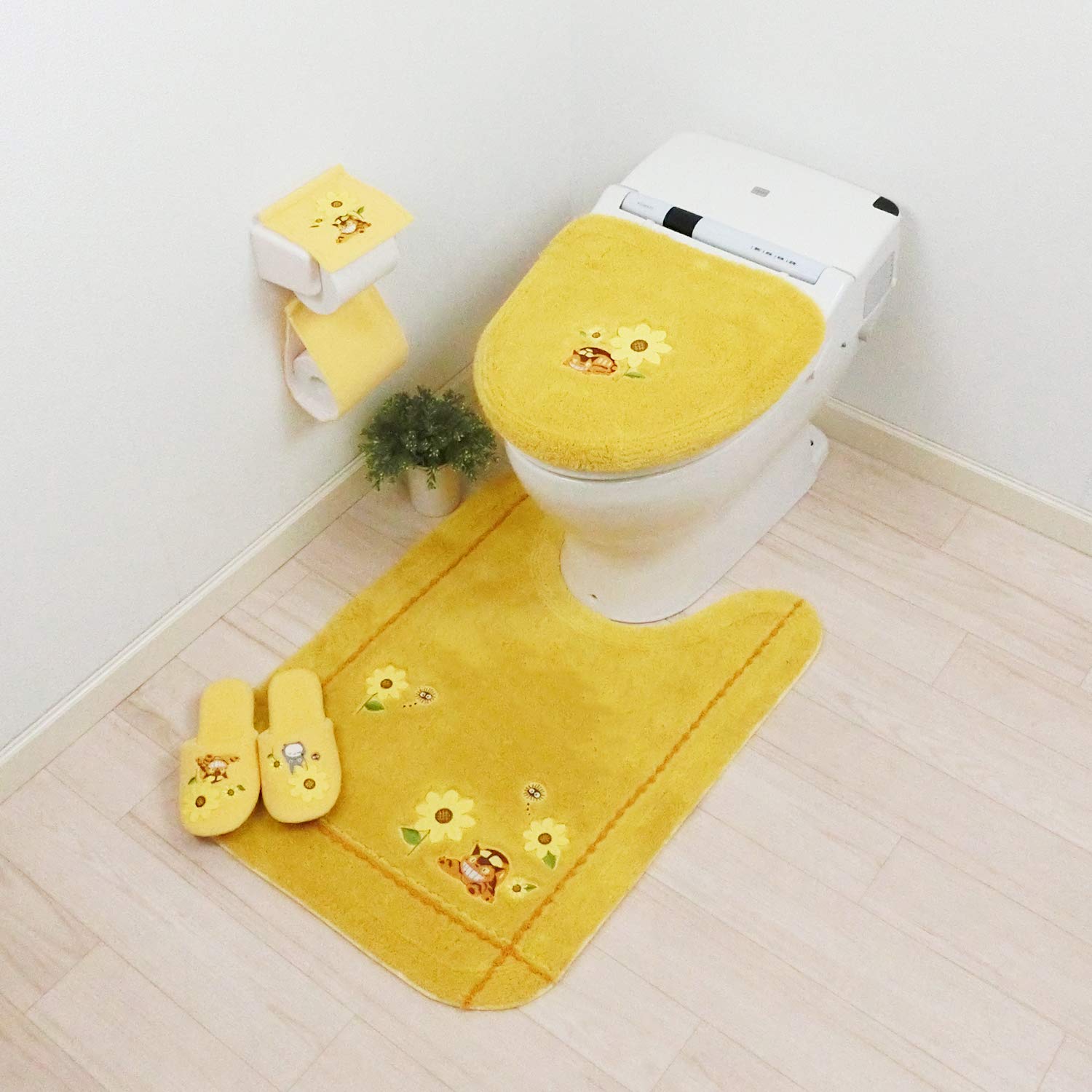 洗浄便座暖房型　ジブリ　となりのトトロ　トイレマット　トイレ蓋カバー　セット売り スタジオジブリ となりのトトロ トイレマット セット 3点