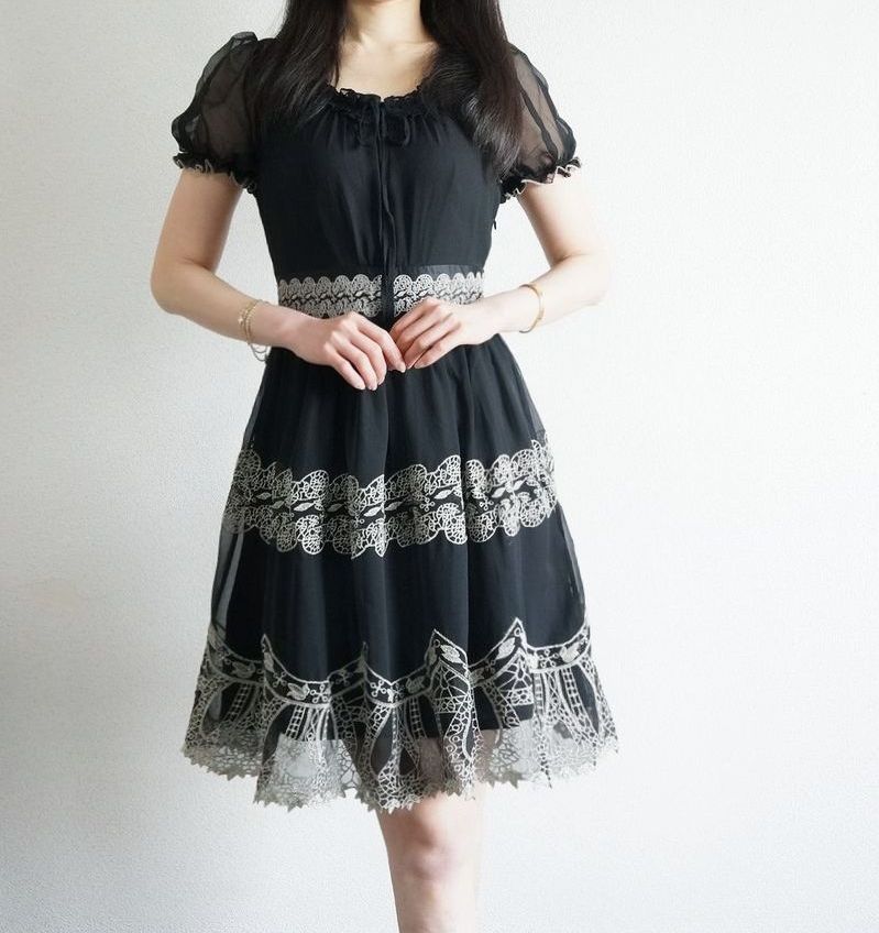 ワンピース 刺しゅう 二次会 食事会 パーティードレス 披露宴 お食事会 お呼ばれ フォーマル 黒 プライダル シルクワンピース 結婚式 発表会 ワンピース 半袖 夏 レディース きれいめ 大人 黒 クーポンで Off シルクワンピース きれいめ 豪華な王冠刺繍 クラシカル