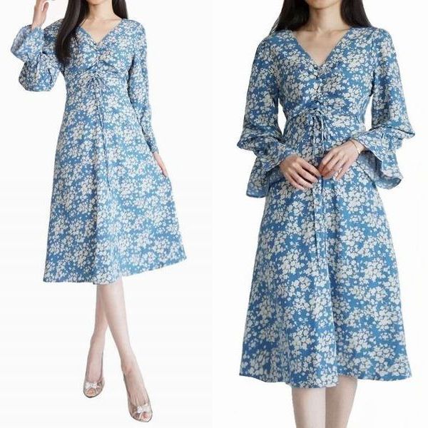 【クーポンで20％OFF】S・Ｍ・XL【２点よりどり１万円】花柄ワンピース 胸元ギャザー ワンピース 春 花柄 長袖 小花 ミモレ丈 ブルー 水色 白花 優雅 Vネック ふんわり袖 アンブレラスリーブ ワンピース 花柄 ひざ下 膝下 ミディアム Ａライン フレア ウエスト結び 脚長効果｜スタイル美人　Q・T・fanfan