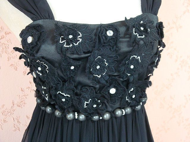 ワンピース 二次会 結婚式 フォーマル クラシカル お呼ばれ シルクワンピース お食事会 お食事会 発表会 披露宴 ワンピース パーティードレス プライダル クーポンで50 Off シルクワンピース 胸元立体的な刺繍フラワーが綺麗なシルクワンピ クラシカル ワンピース