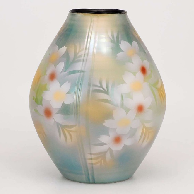 日本の伝統工芸品【九谷焼】9号花瓶 花文 20,625円