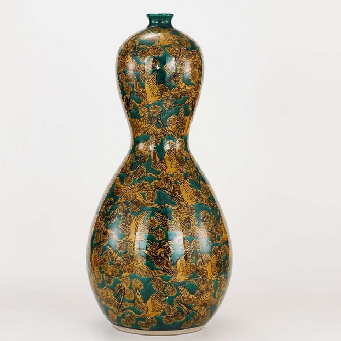 日本の伝統工芸品【九谷焼】14号花瓶 松鶴