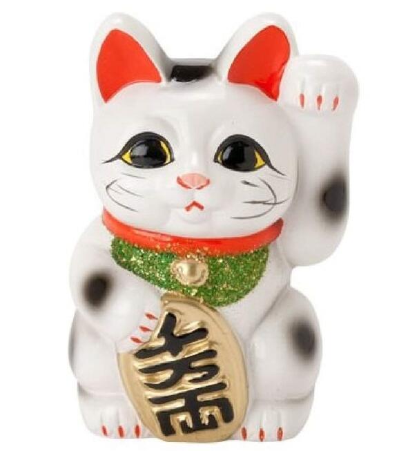 常滑焼 招き猫　梅月 白小判猫（左手）4号高さ：13cm