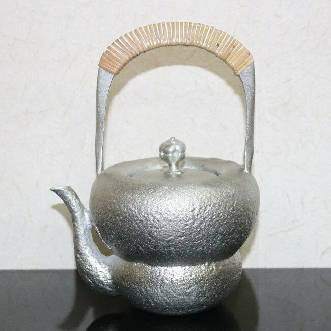 陵丘錫器 純錫急須 言い慣わし芸術士 利巧さ泰樹作 錫瓶 箪瓢形 純錫茶漉付 （約400ml）