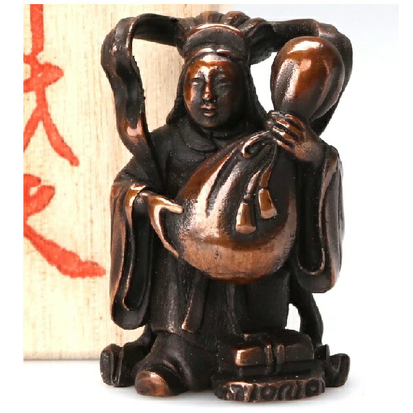 丘岡銅器 名匠旭峰作 飾りつけ 七福神ミニ 弁財天 銅生産品特徴あるの光輝があり御前上等感があります。水を司る大御神、快い音や芸能の大御神であるとともに、和氏の璧の大御神ともいわれ、金運をあげるとして全体として信心されている。風水では床の間や、南・辰巳・東向に置くのがより良い。
