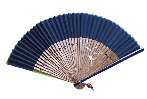 桐箱入高級扇子　【男性用扇子】クールガイ ブルー　カエル(男性向き/桐箱入りギフトセット)＜ギフト　プレゼント　お祝い　お返し　誕生日　父の日　母の日　敬老の日　退職祝い　結婚＞