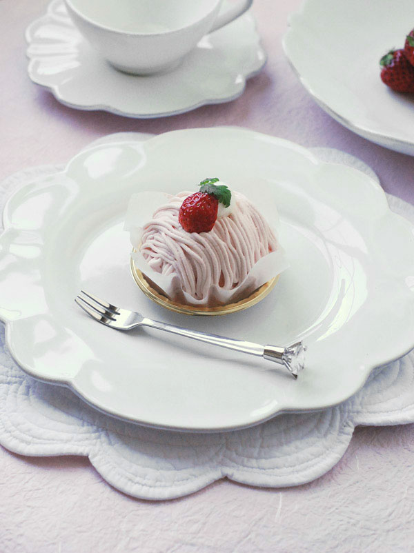 楽天市場 Petale White ペタル デザートプレート Cote Table コテターブル フランス フレンチカントリー 輸入洋食器 陶器食器 食洗機可 電子レンジ可 白 ホワイト お花 アンティーク 白い食器 おもてなし パーティー おしゃれ 日常使い 食器 雑貨 ファッションqueenann 楽天市場 Petale White ペタル デザートプレート Cote Table コテターブル フランス フレンチカントリー 輸入洋食器 陶器食器 食洗機可 電子レンジ可 白 ホワイト お花 アンティーク 白い食器 おもてなし パーティー おしゃれ 日常使い 食器 雑貨 ファッションqueenann