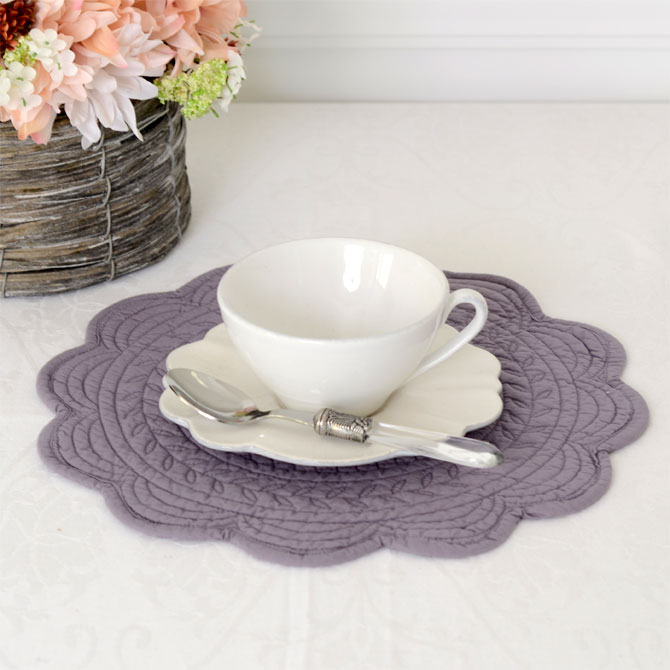 Feuille Place Mat Roundtable Boutis Feuille Place Mat Roundtable Boutis