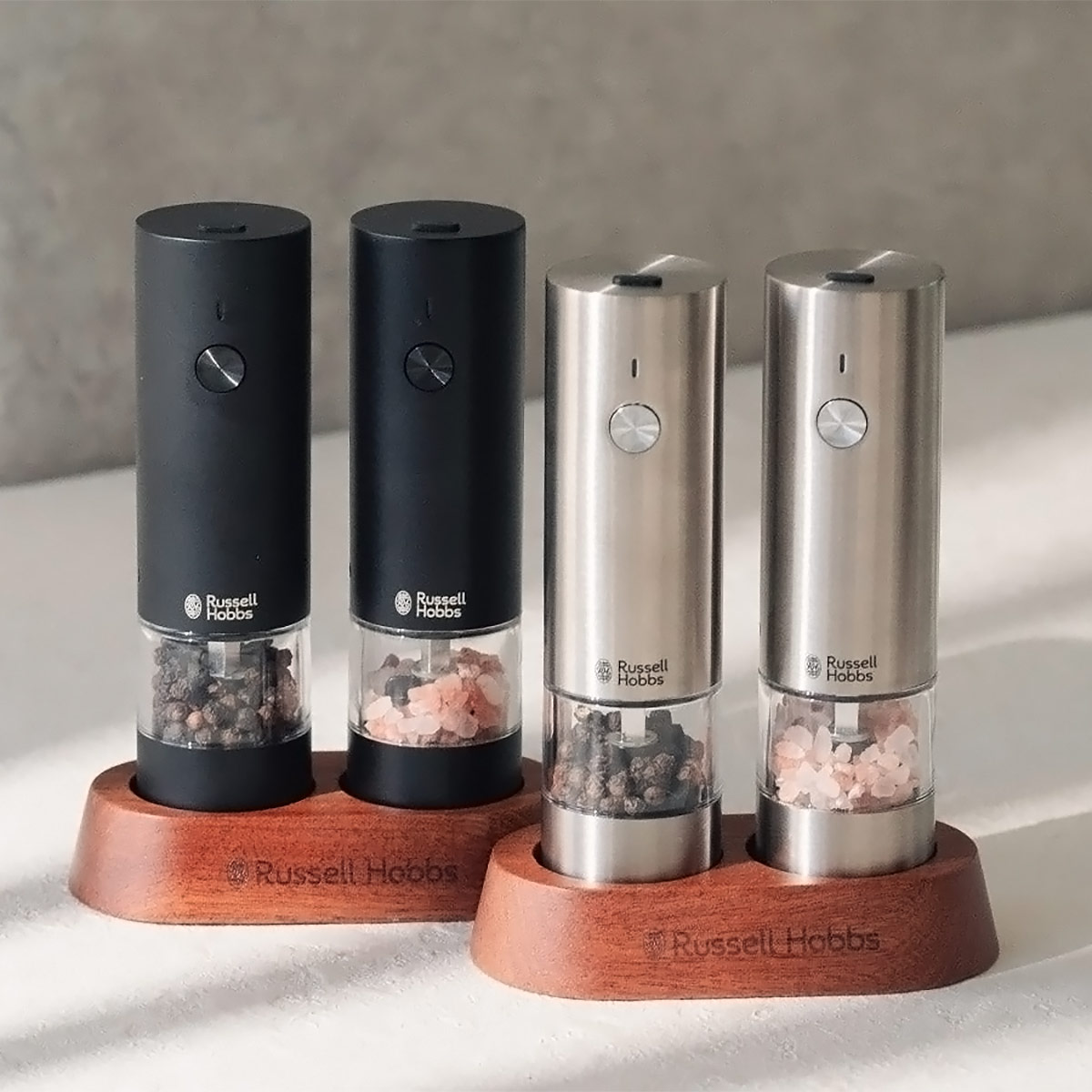 Russell Hobbs 充電式ミル ソルト＆ペッパー ミニ 2本セット 【ラッセルホブズ 塩こしょう ソルト ペッパー スパイス 充電式 自動 電動 ソルトミル ペッパーミル 岩塩 胡椒 シルバー ブラック 黒 小さいサイズ コンパクト 軽量 キッチン 家電】