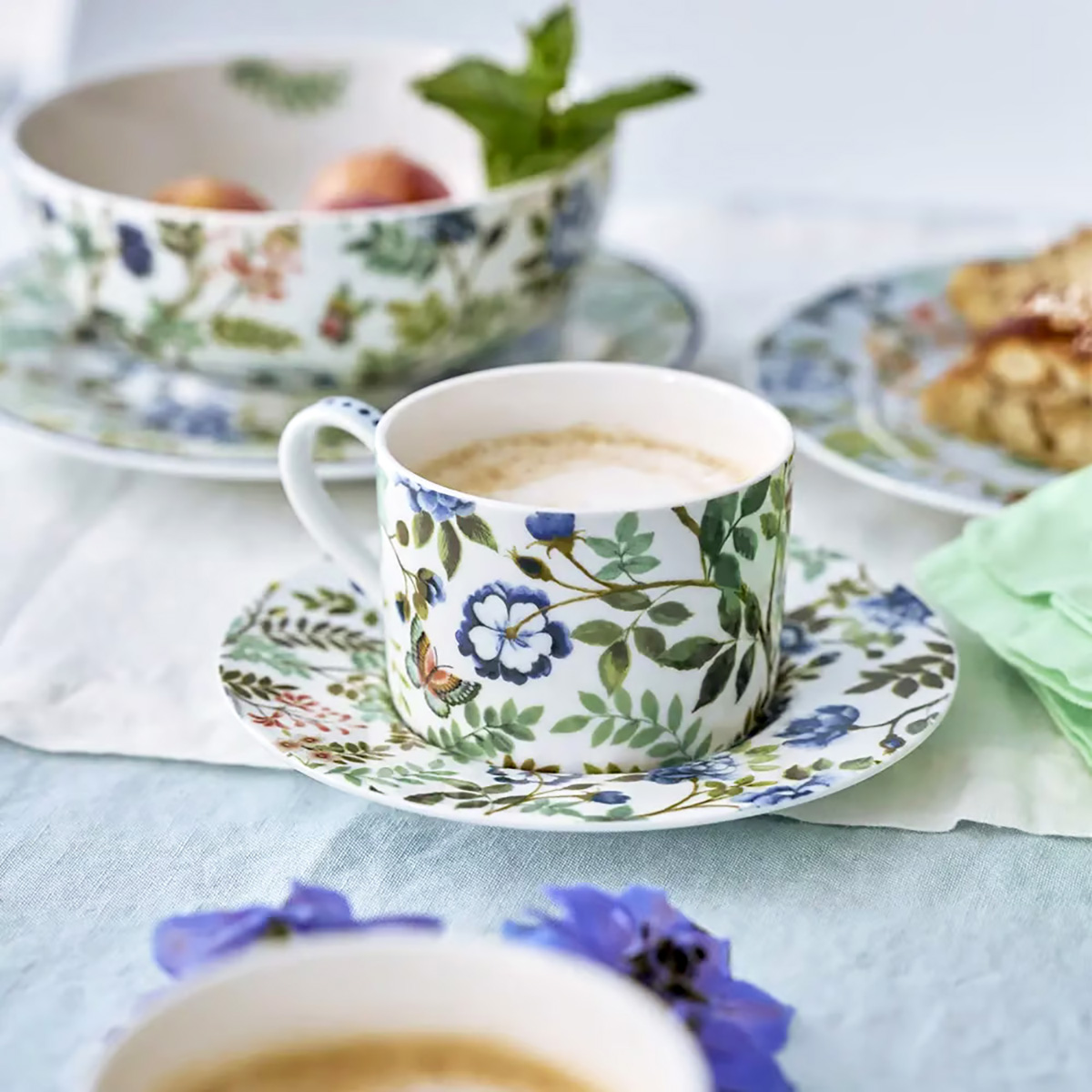 PORCELAINE DE CHINE ティーカップ＆ソーサー 2個セット【DESIGNERS GUILD デザイナーズギルド テーブルウェア イギリス 中国磁器 食器 カップ おしゃれ ギフト プレゼント 贈り物 輸入洋食器 ボーンチャイナ】｜食器・雑貨・ファッションQueenAnn