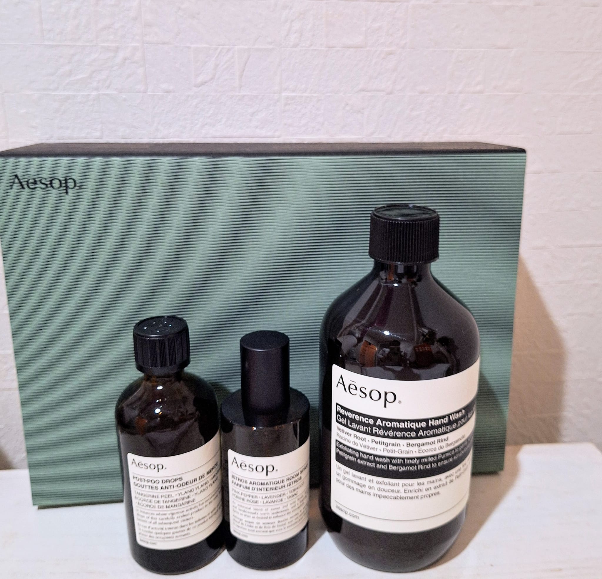 イソップ　Aesop スクリーン　1 aesop-cos030.jpg