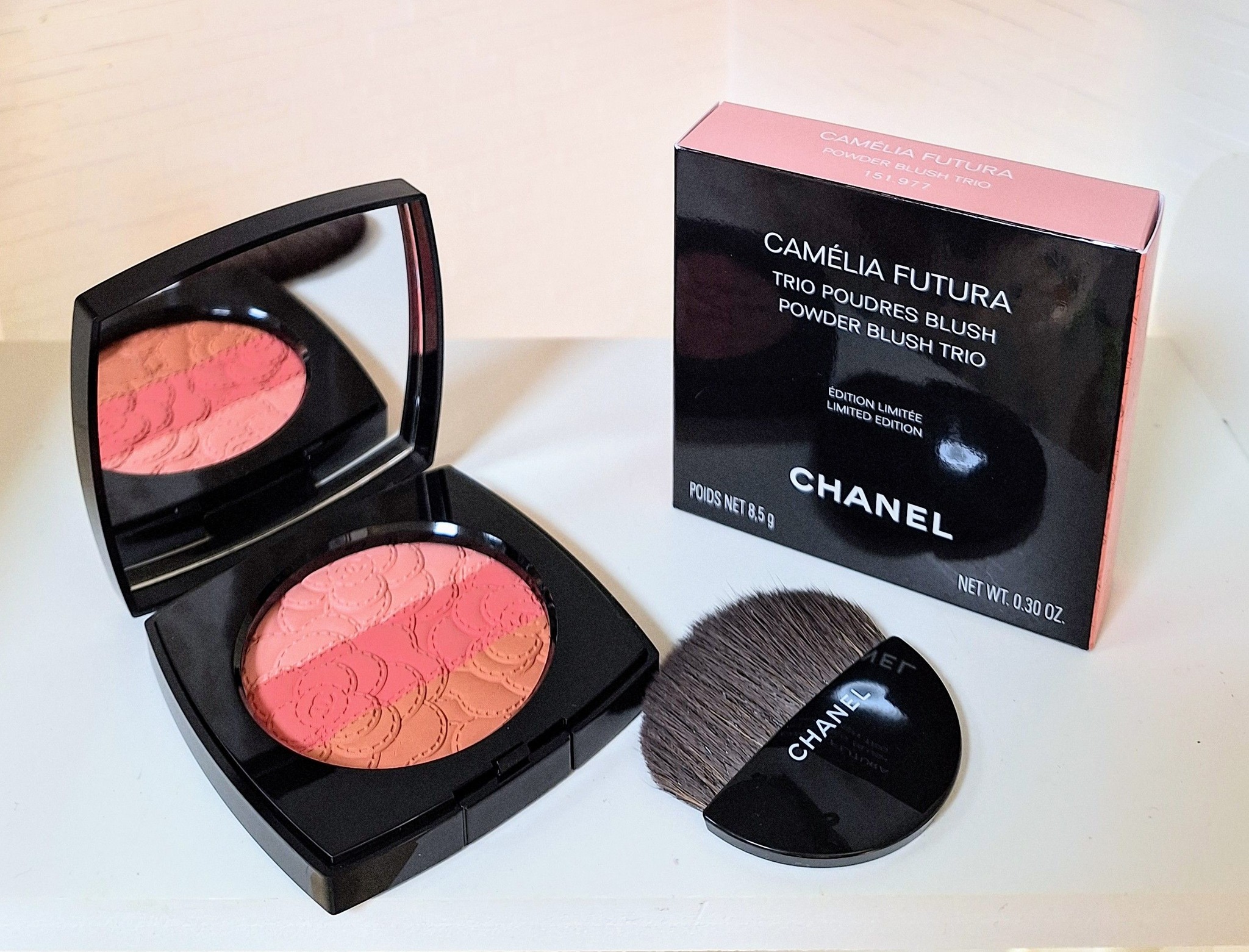 CHANEL シャネル CAMÉLIA FUTURA トリオパウダーチーク CAMÉLIA FUTURA Powder blush trio | CHANEL