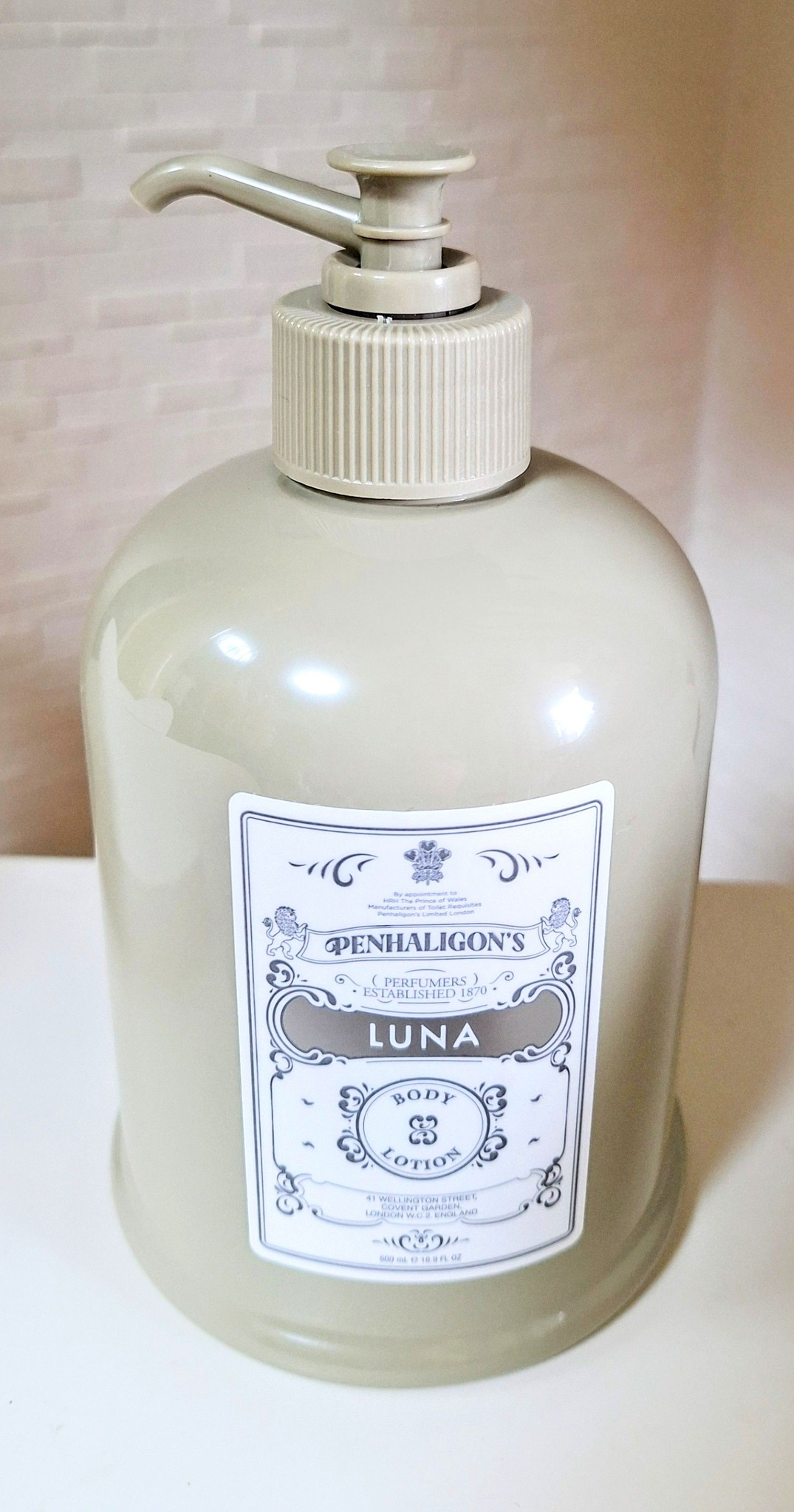 Penhaligon's Luna ボディ&ハンドウォッシュ 500ml 楽天市場】ペンハリガン PENHALIGONS ルナボディ&ハンド
