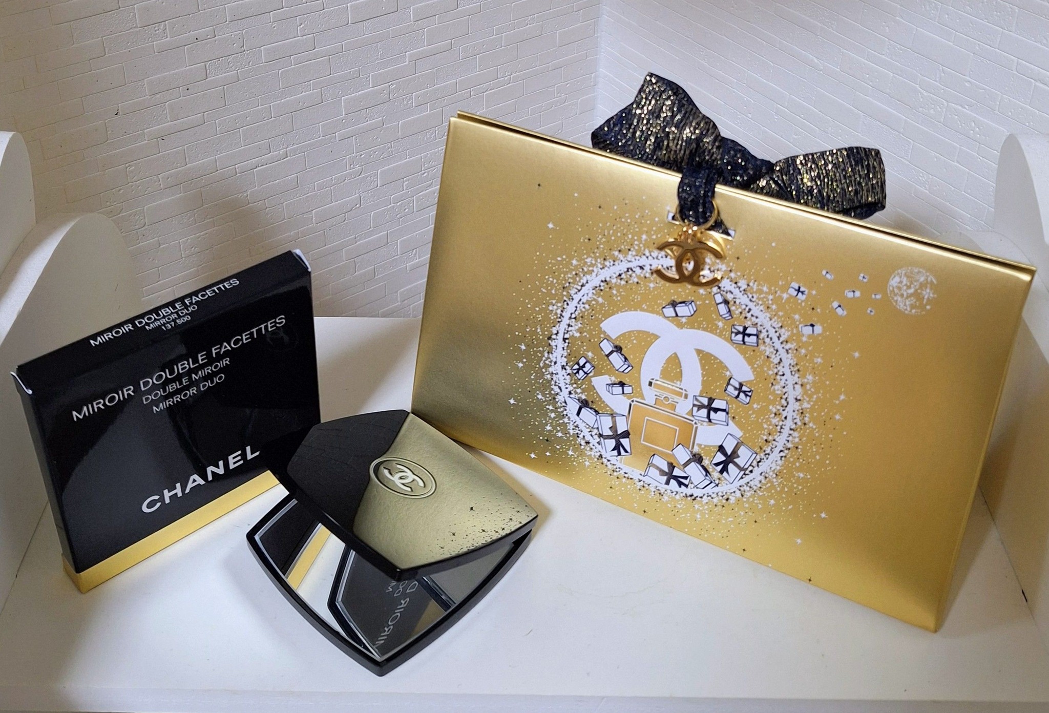 CHANEL ホワイトデー　ギフト　プゼントに　祝い　 シャネル　ダブルミラー コンパ クト ショッパー　クリスマス　バレンタイン　ホワイトデー　母の日　ミロワール ドゥーブル ファセット チャーム＆ギフトボックス 7,147円