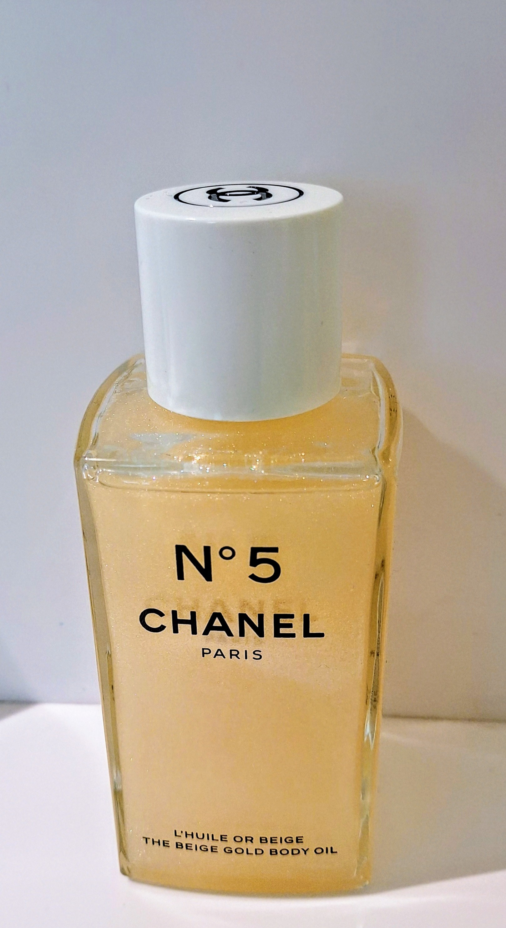 美品　シャネル　CHANEL N°5 シルキー ボディ エマルジョン 250ml シャネル / シャネル N°5 ザ ボディ ローションの公式商品情報