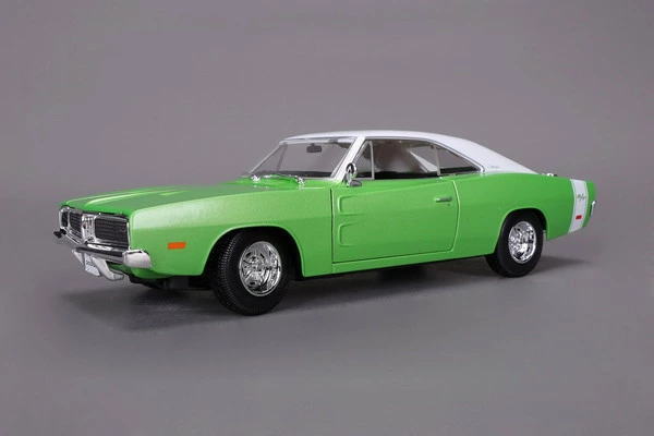 楽天市場】GTスピリット 1/18 ダッジ チャージャー スーパー ビー2023