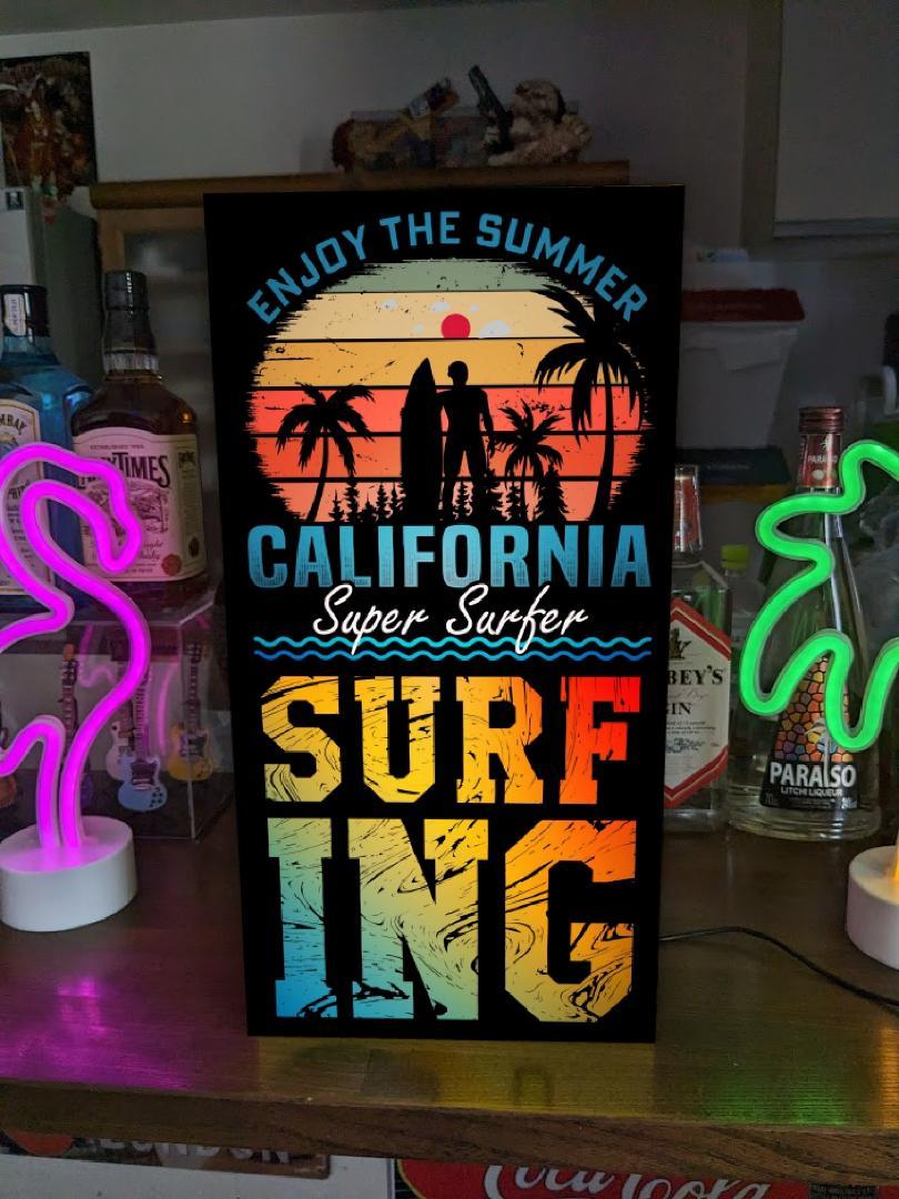 【Lサイズ】サーフィン 波乗り カリフォルニア ヤシの木 南国 太陽 トロピカル ビーチ 海 夏 ビンテージ アメリカンレトロ プレゼント 店舗 自宅 屋台 キッチンカー パーティー イベント テーブル カウンター サイン ランプ 看板 置物 雑貨 ライトBOX 電飾看板 電光看板