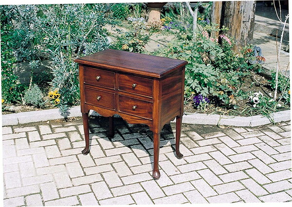 【美品】アンティーク猫脚キャビネット　サイドチェスト　ベッドサイドテーブル フランスから届いた猫脚キャビネット、アンティークのベッド